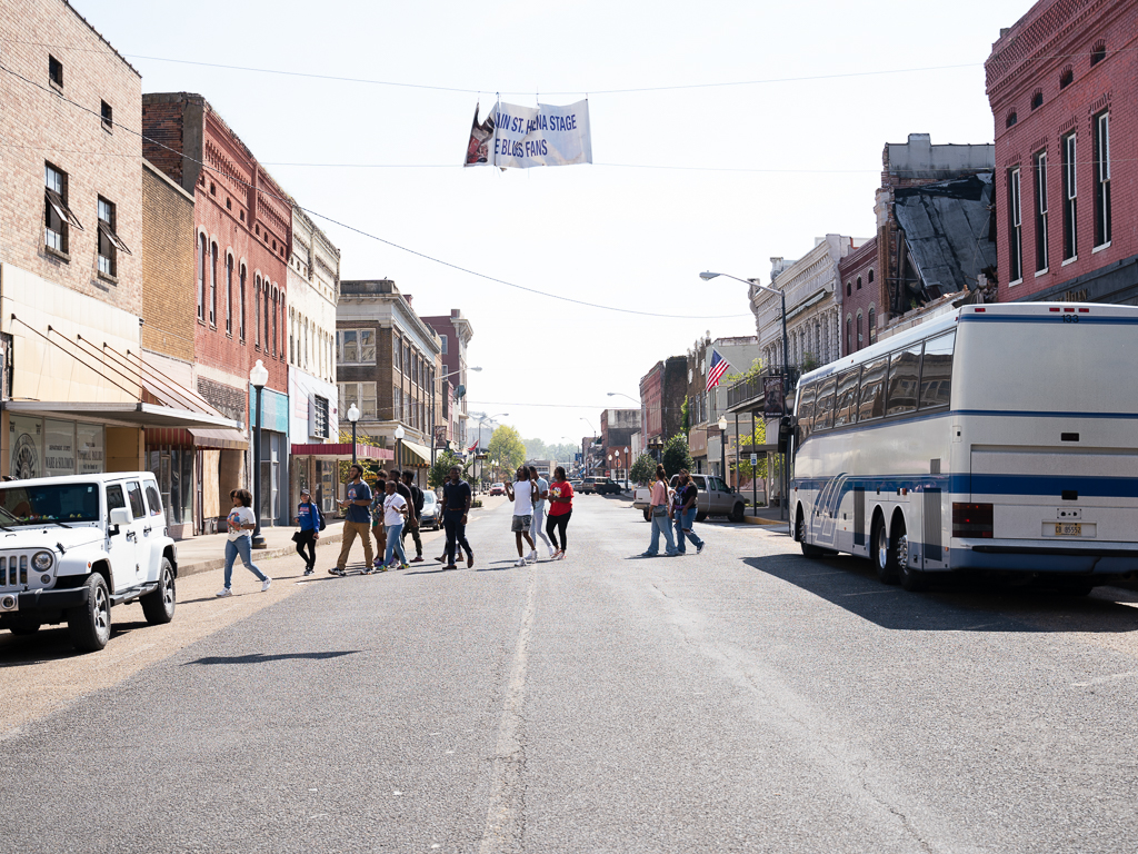 AYLF Mississippi & Arkansas Delta 2023-24 cohort on community tour, September 2023